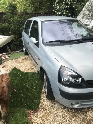 Renault Clio Sedan 2002 junk car removal Excellent condition with a transmission fault.